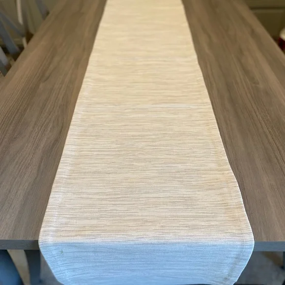 Crate & Barrel Aspen Cotton Dining Table Runner 90 x 14 - Picture 1 of 4